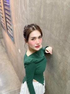 ฟารีดา เอลิซ่าเบธ ที (23)