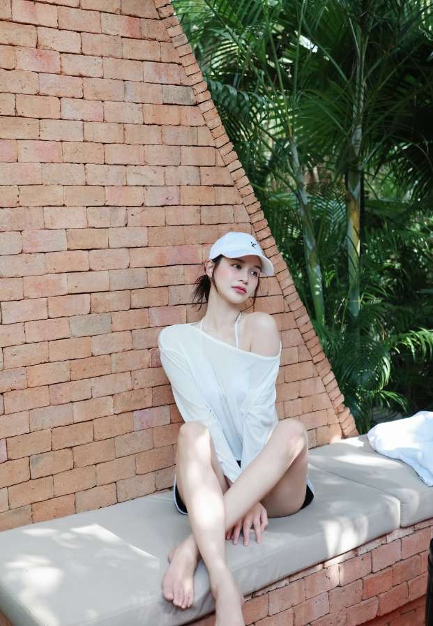 เหนือ ดิสรยา กับลุคสดใสสะดุดตา