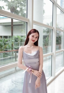 เหนือ ดิสรยา กับลุคสดใสสะดุดตา